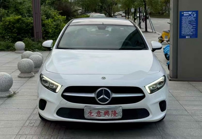广州19年奔驰A1