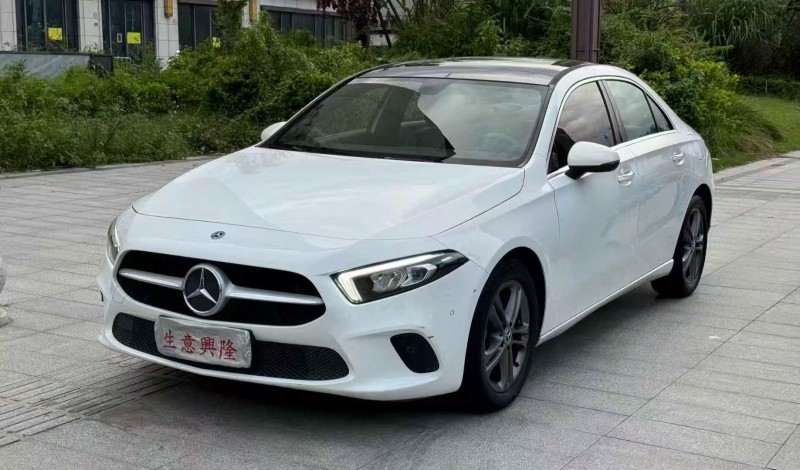 广州19年奔驰A3