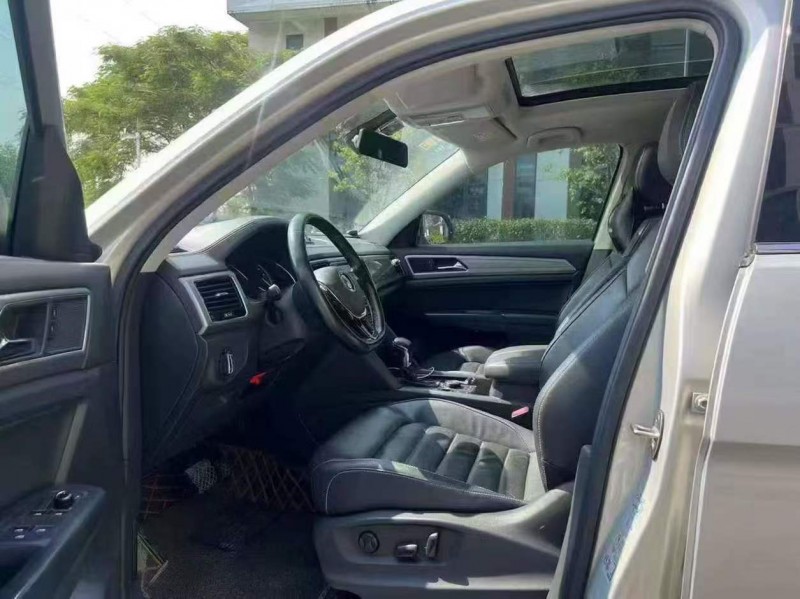 广州18年大众途昂8