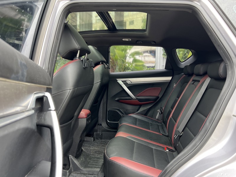 东莞20年吉利缤越5