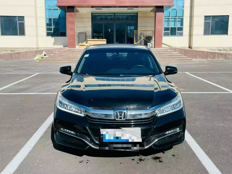 聊城17年本田雅阁1