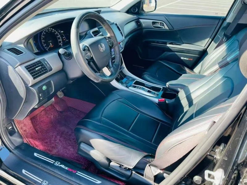 聊城17年本田雅阁5