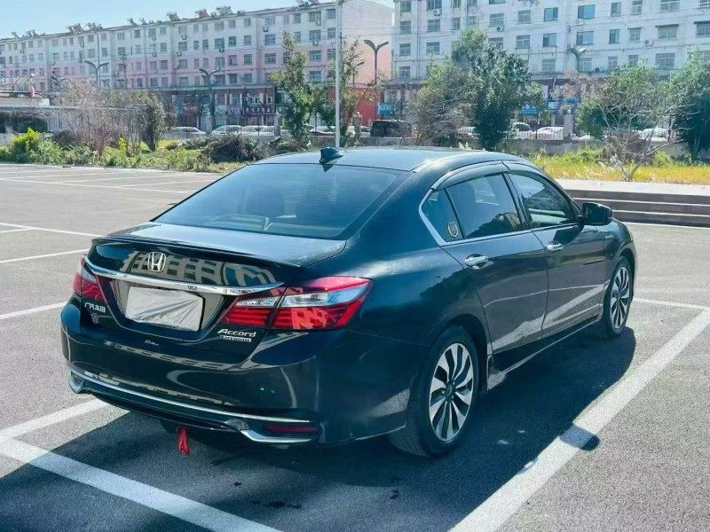 聊城17年本田雅阁8