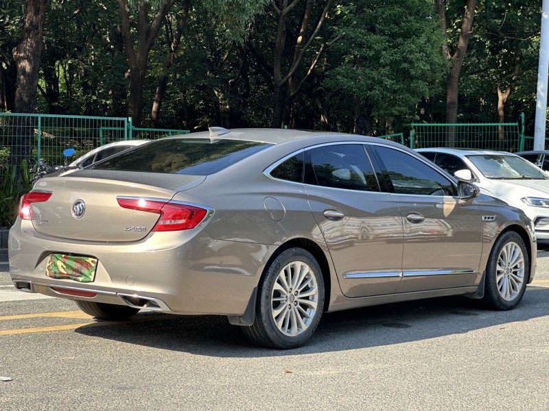 东莞16年别克君越8