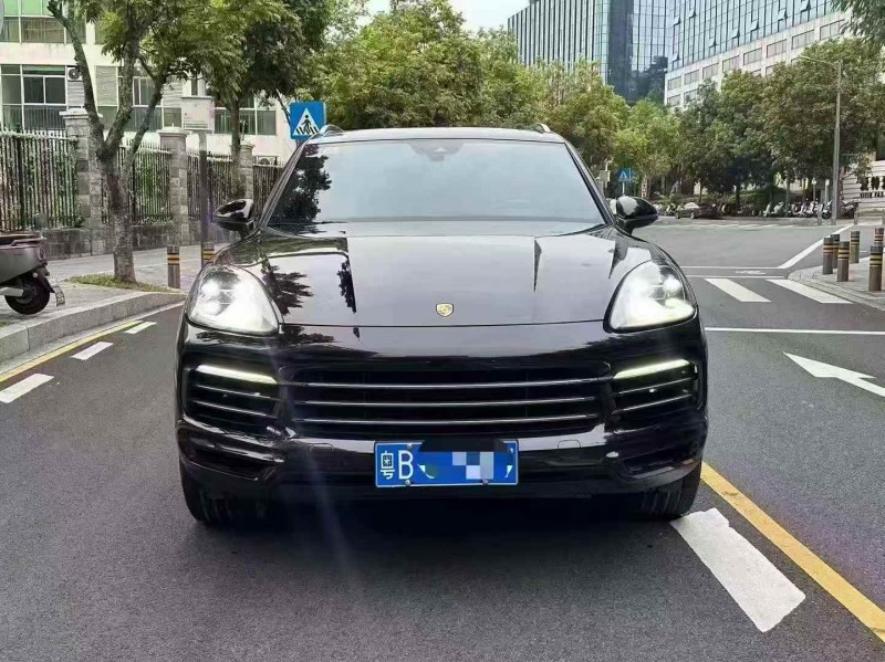 广州19年保时捷卡宴1