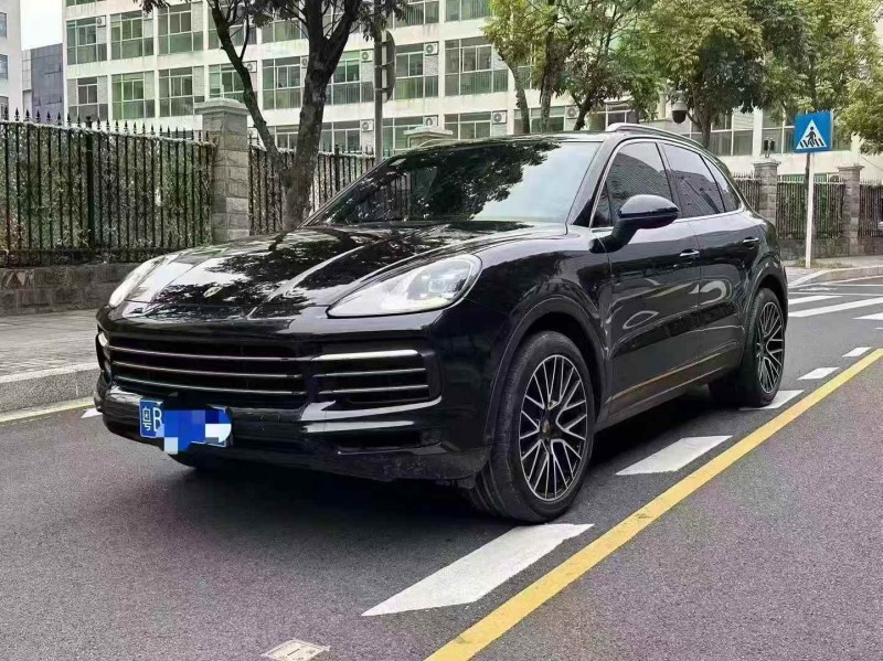 广州19年保时捷卡宴3