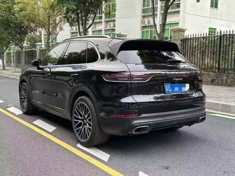 广州19年保时捷卡宴7