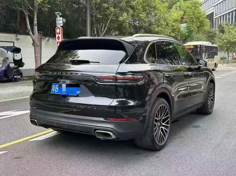 广州19年保时捷卡宴8