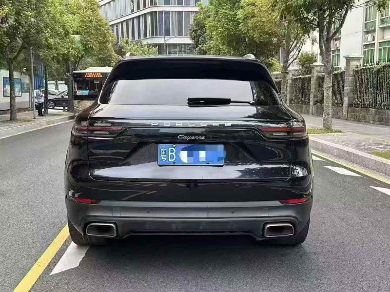 广州19年保时捷卡宴9