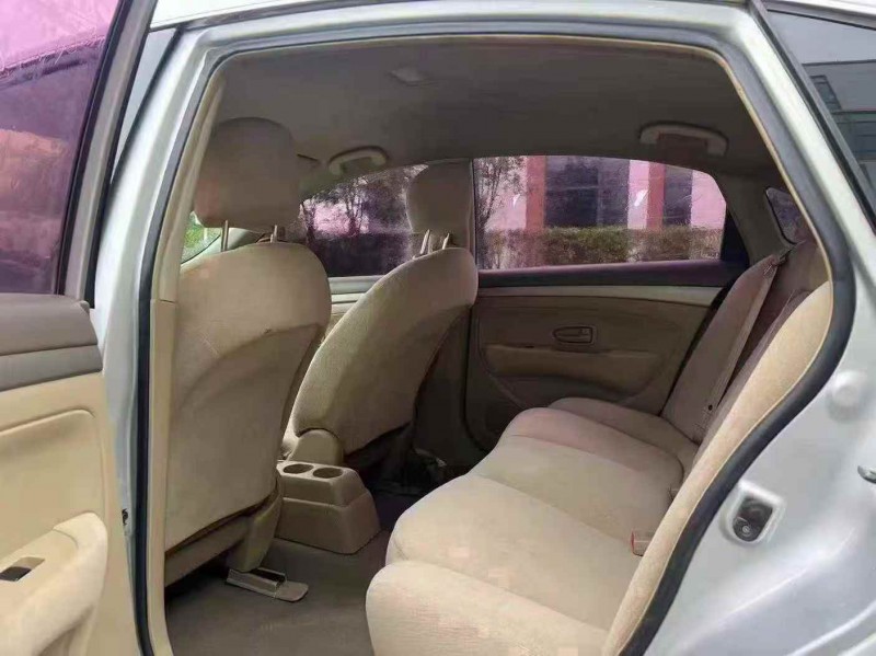 广州16年日产轩逸8