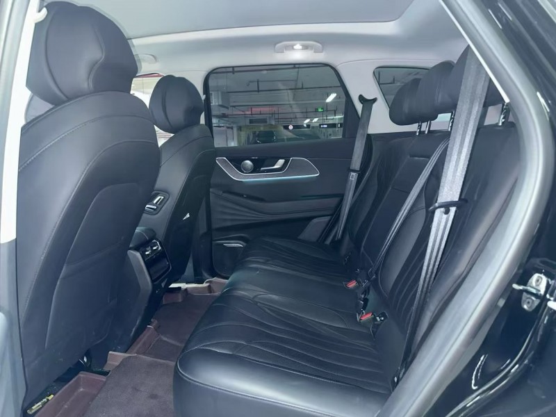 成都25年奇瑞风云5