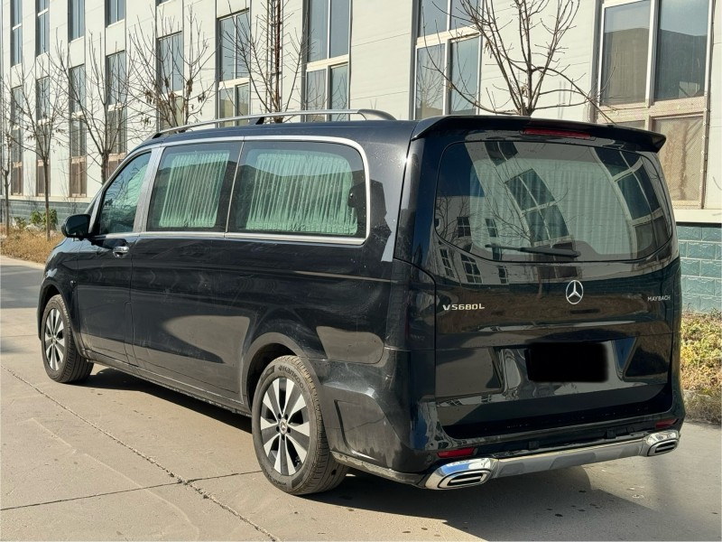 新乡24年奔驰威霆7