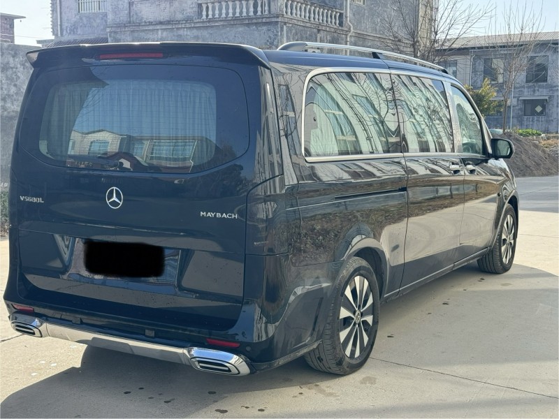 新乡24年奔驰威霆9