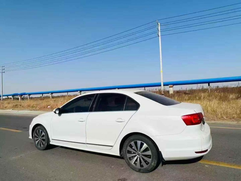 枣庄17年大众速腾8