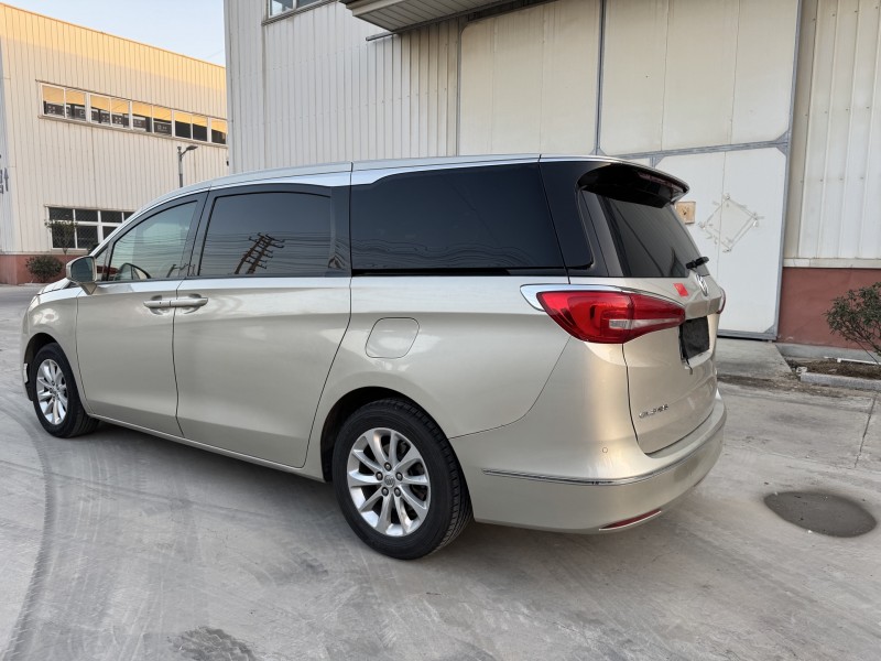 徐州19年别克GL84