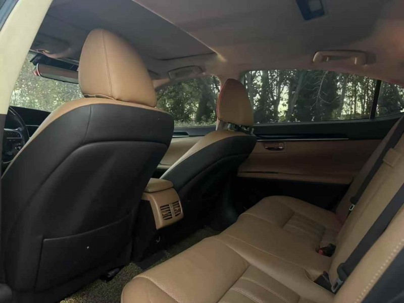 枣庄16年雷克萨斯ES5