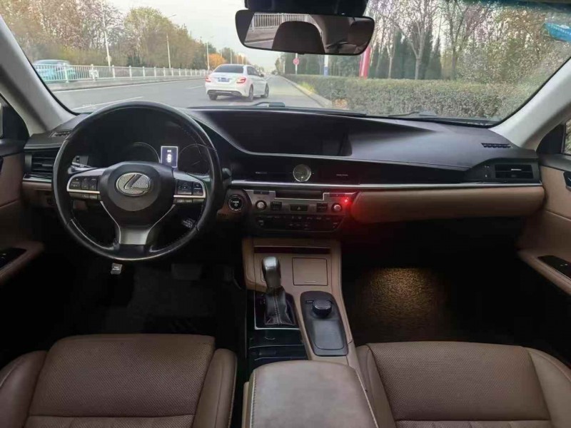 枣庄16年雷克萨斯ES6