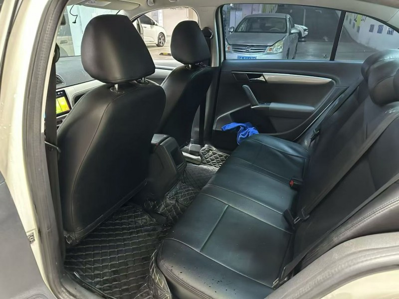 成都18年大众朗逸4