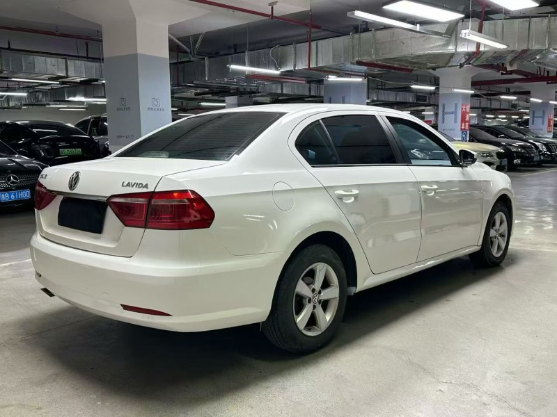 成都18年大众朗逸9