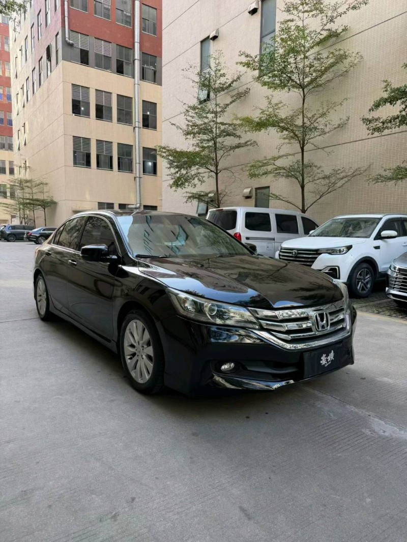 佛山15年本田雅阁2