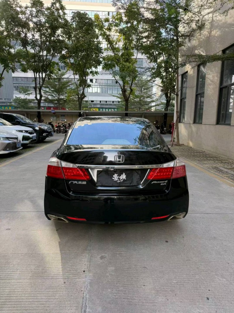 佛山15年本田雅阁5