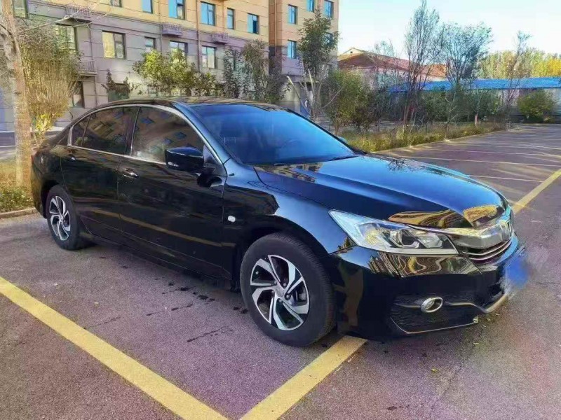 济宁16年本田雅阁2