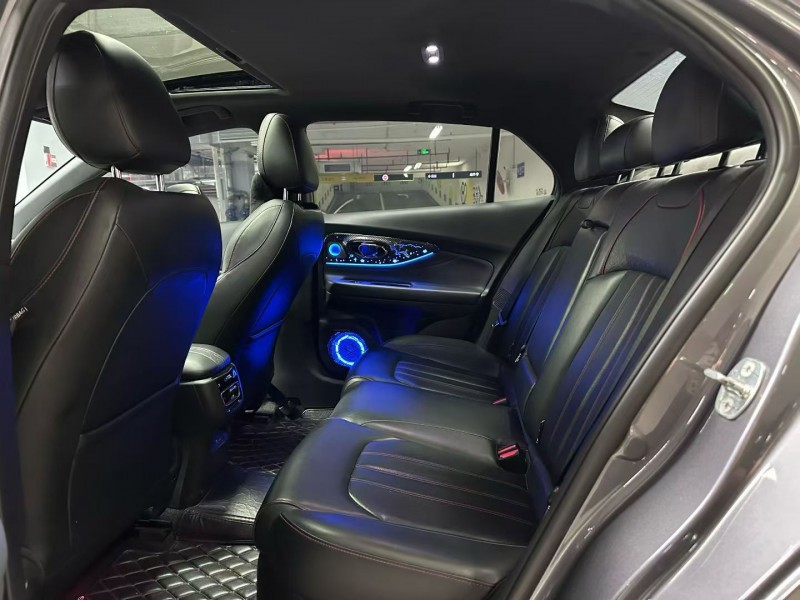 成都22年传祺影豹4