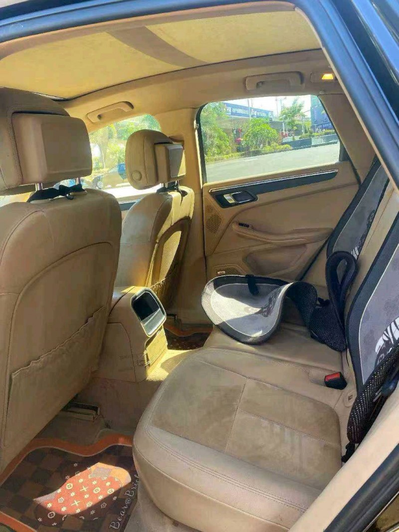 漳州15年保时捷Macan6