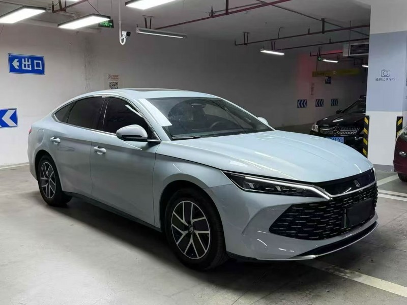 成都25年比亚迪秦2