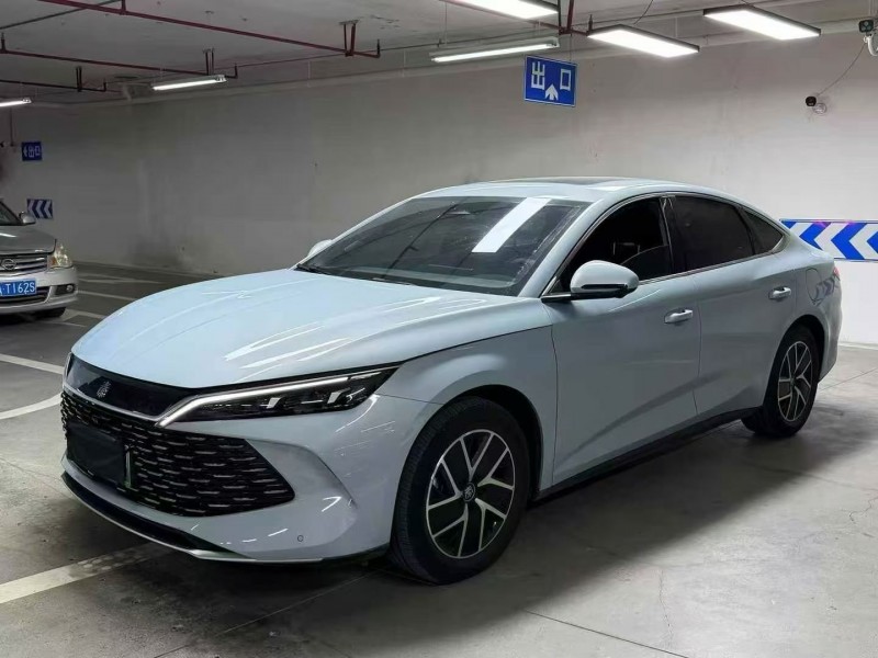 成都25年比亚迪秦3