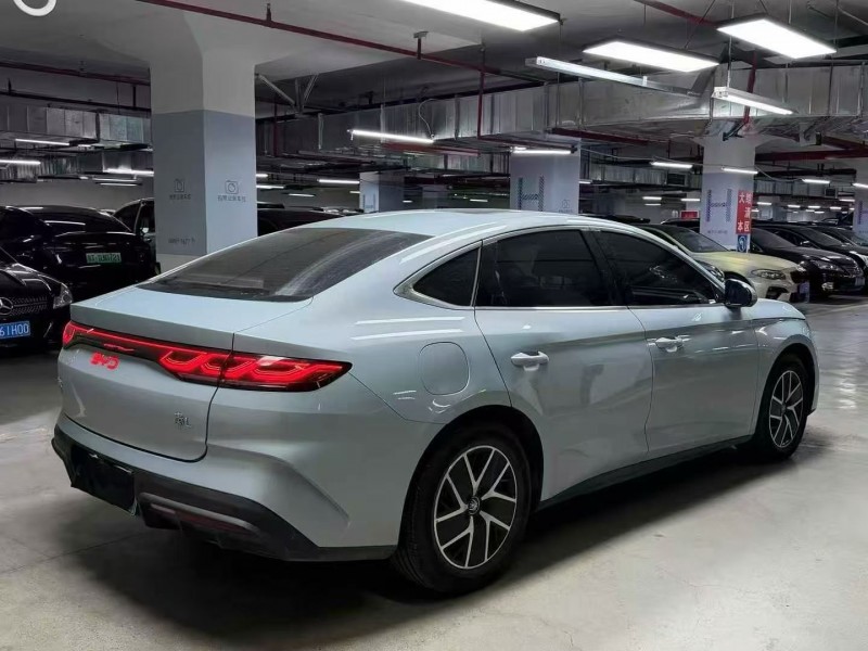 成都25年比亚迪秦7