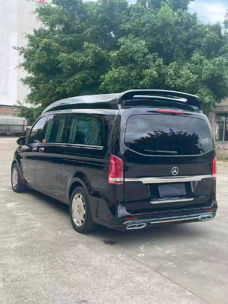 漳州21年奔驰威霆8