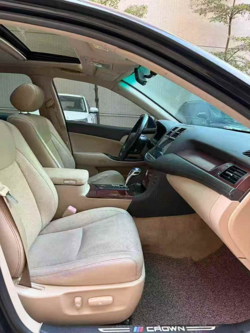 珠海12年丰田皇冠4