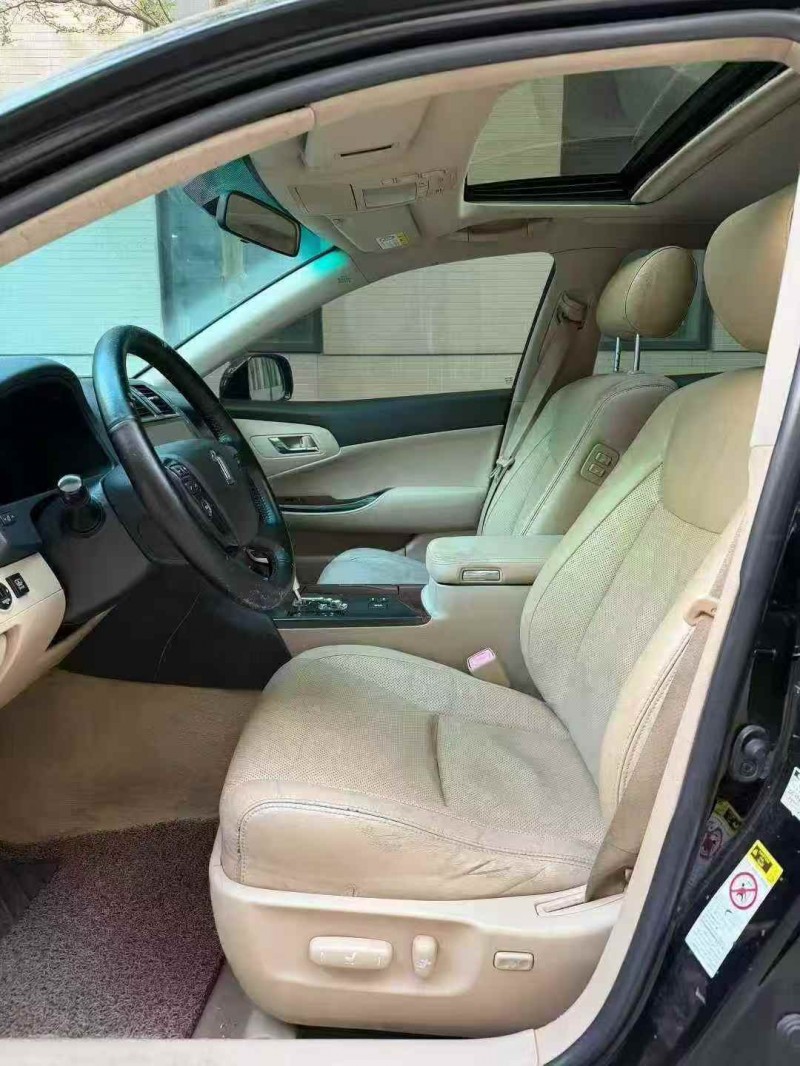 珠海12年丰田皇冠5