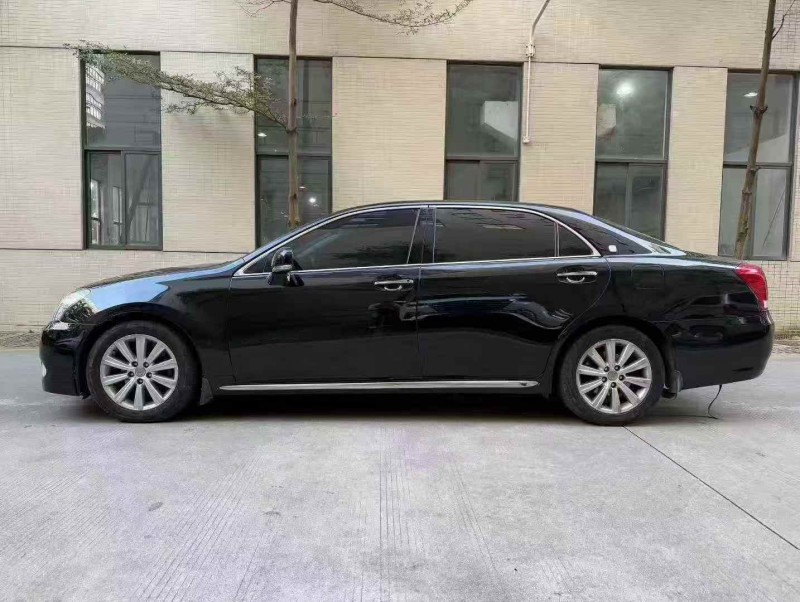 珠海12年丰田皇冠6