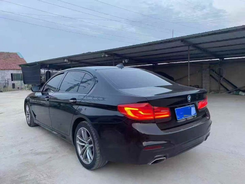 济宁18年宝马5系8