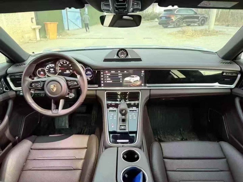 洛阳24年保时捷帕拉梅拉6