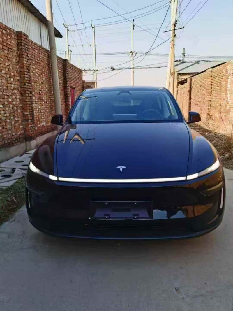 秦皇岛25年特斯拉MODEL Y1