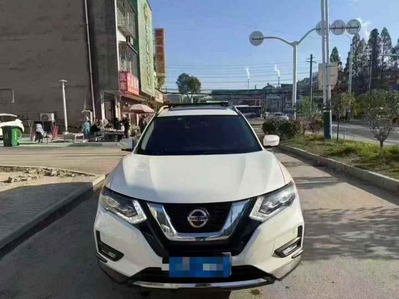 宜昌20年日产奇骏1