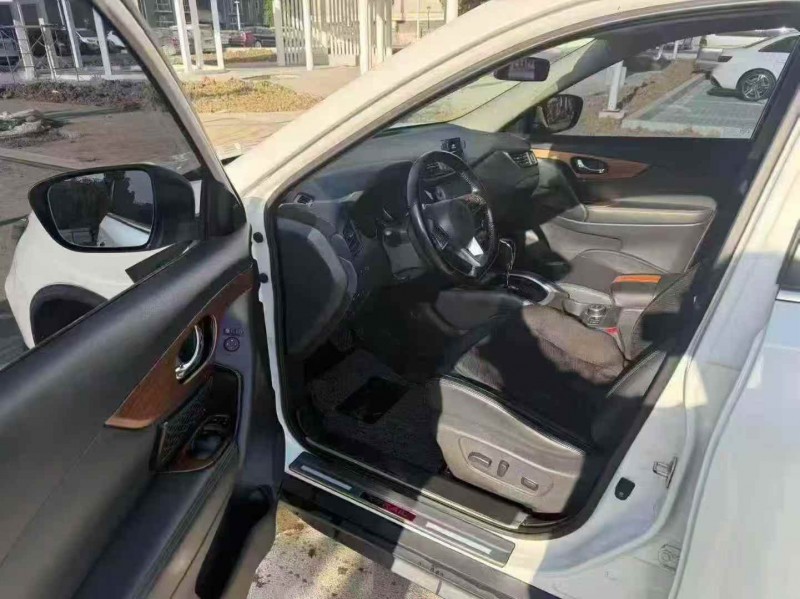 宜昌20年日产奇骏4