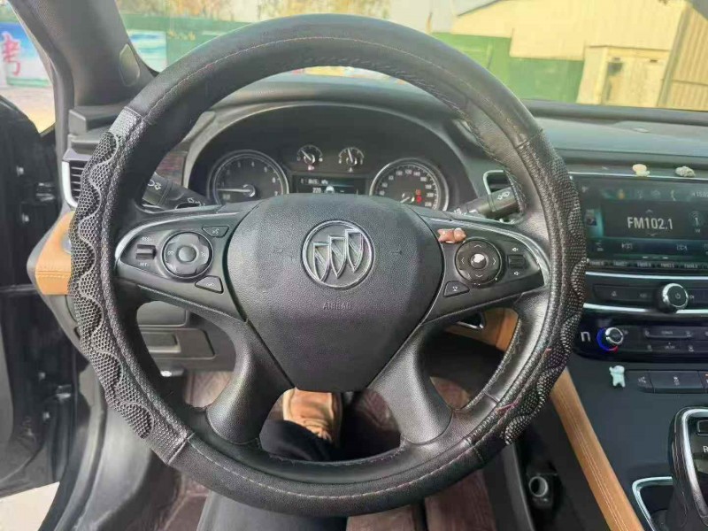 济宁19年别克君越3