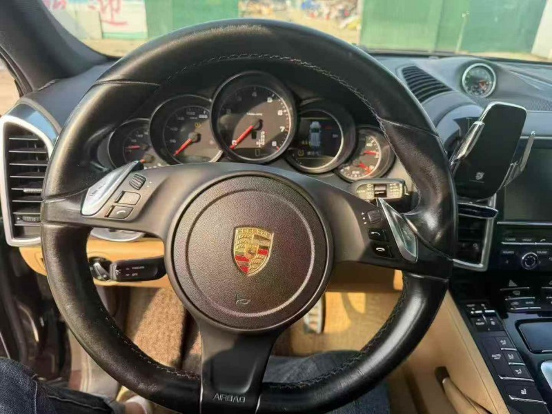 淄博15年保时捷卡宴8