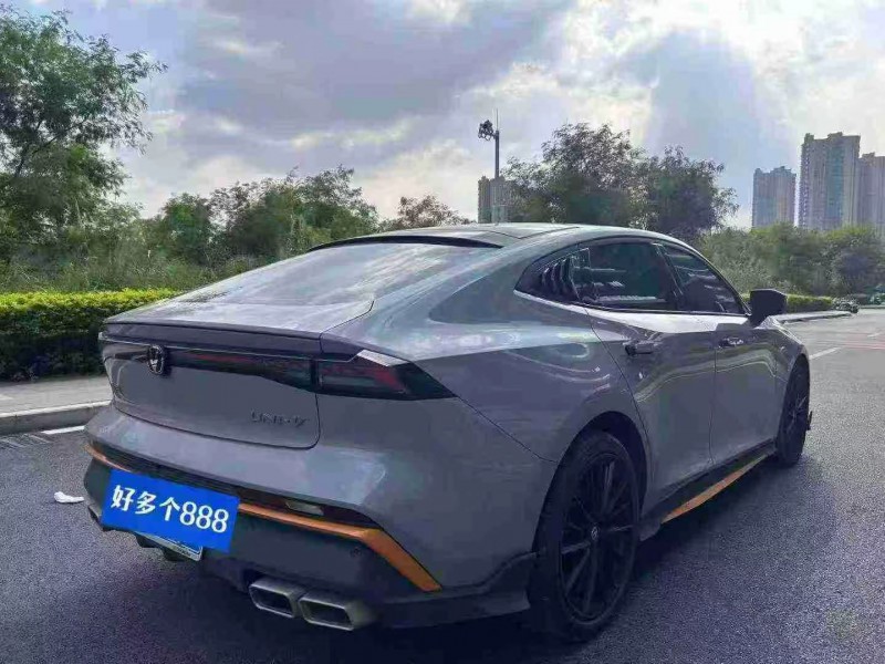 东莞25年长安汽车UNI8