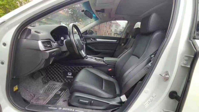 汕头21年本田雅阁4