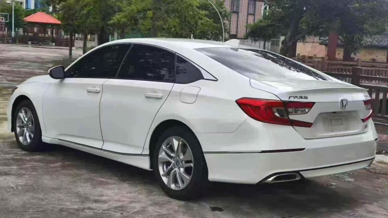 汕头21年本田雅阁8