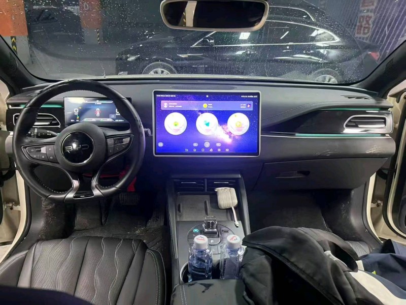 成都25年比亚迪海豹3