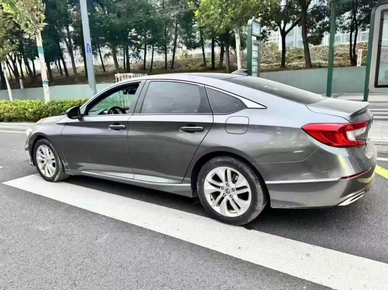 萍乡21年本田雅阁7