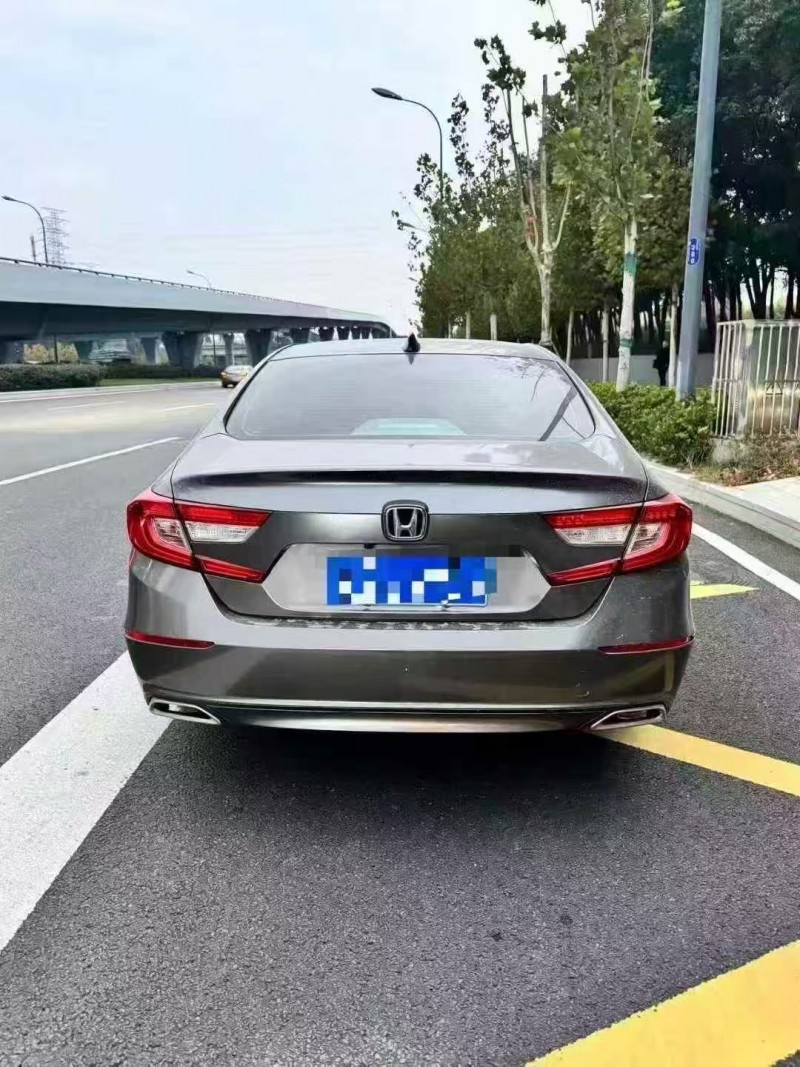 萍乡21年本田雅阁9