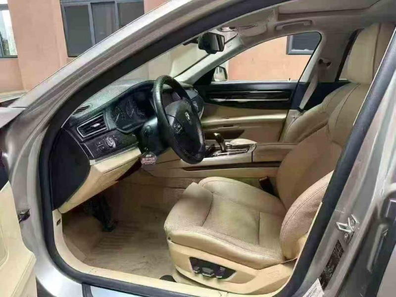 重庆13年宝马7系4