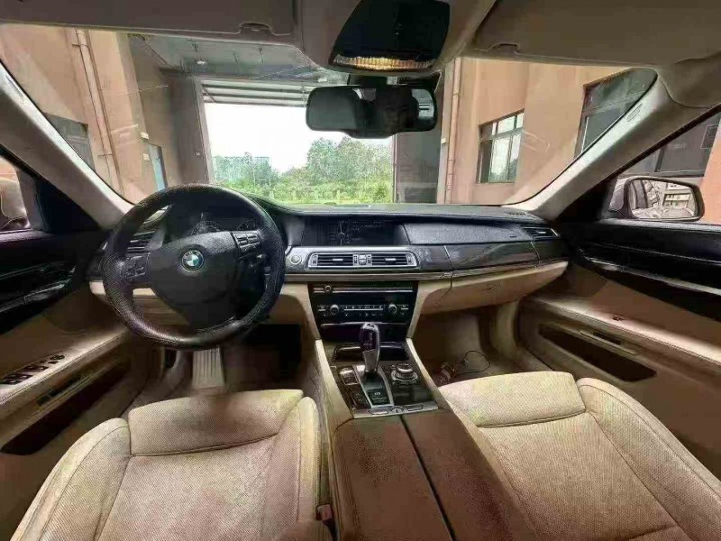 重庆13年宝马7系5